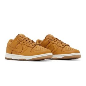 Nike Dunks Low Quilted Wheat